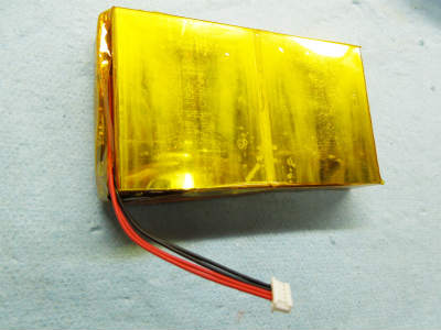 日立マクセル角型リチウムイオン電池　FT-817用組立手順11　保護基板を実装した、電池ブロックです。