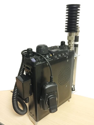 コメットのFT-817用スピーカマイクをFT-817に接続するアダプタです。