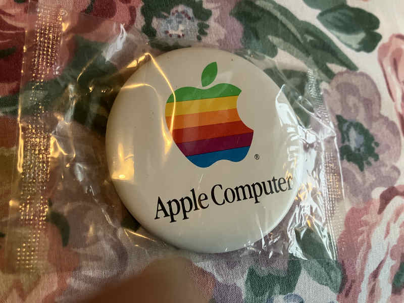 Apple缶バッジ